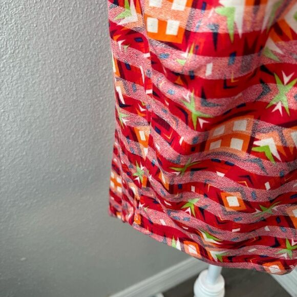 LuLaRoe Irma Red Colorful Top High Low Size M - Picture 8 of 12